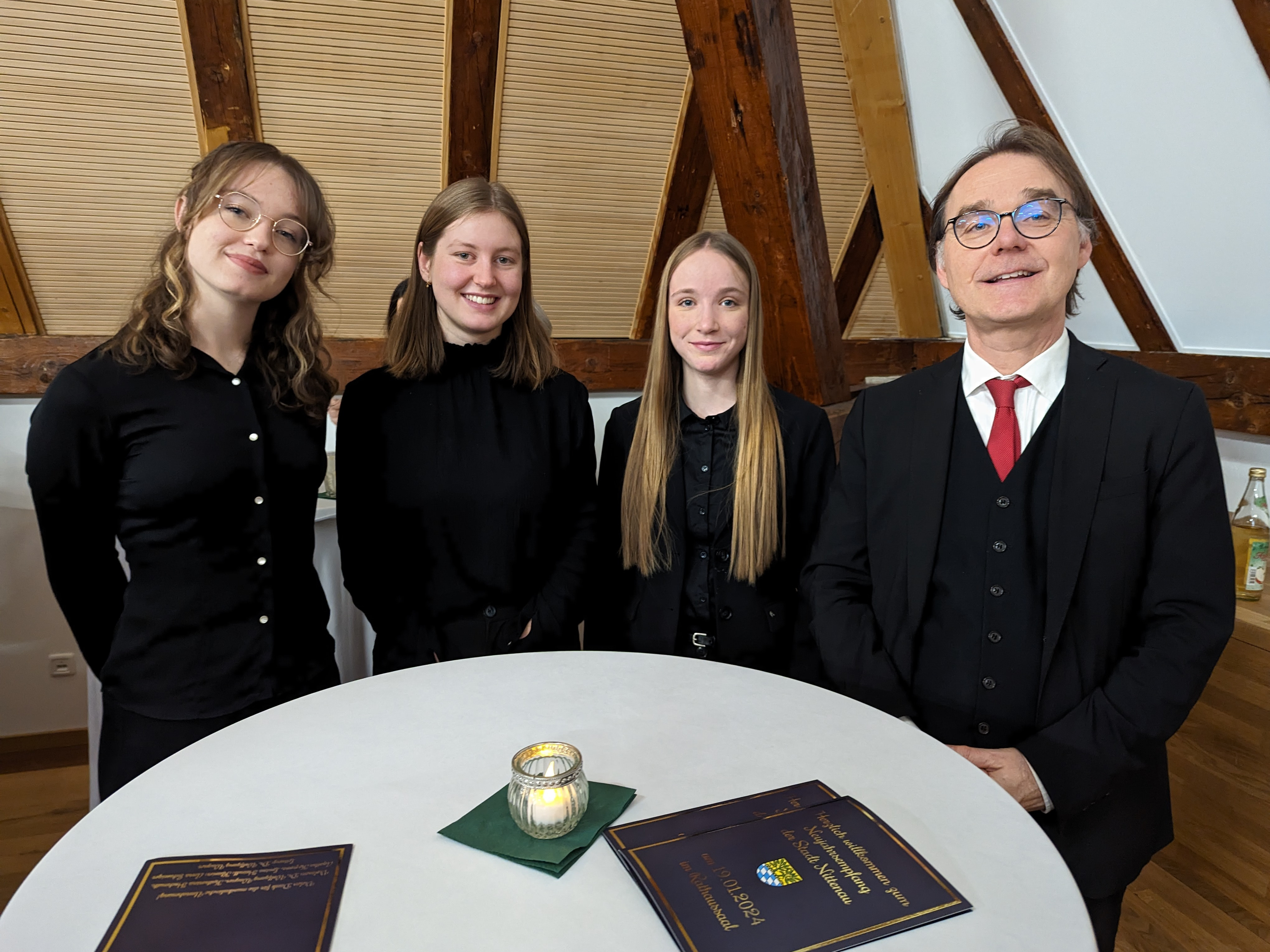 Musikalische Umrahmung durch Dr. Wolfgang Wagner mit Unterstützung durch Katharina Hochmuth, Agatha Kezrova und Anna Schweiger